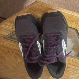 Brooks Women’s Divide 4 GTX Waterproof Trail Running Shoe size 9